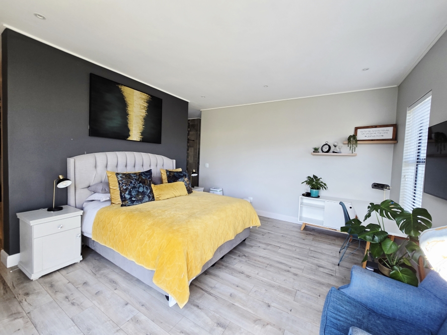 4 Bedroom Property for Sale in Kingswood Golf Estate Western Cape